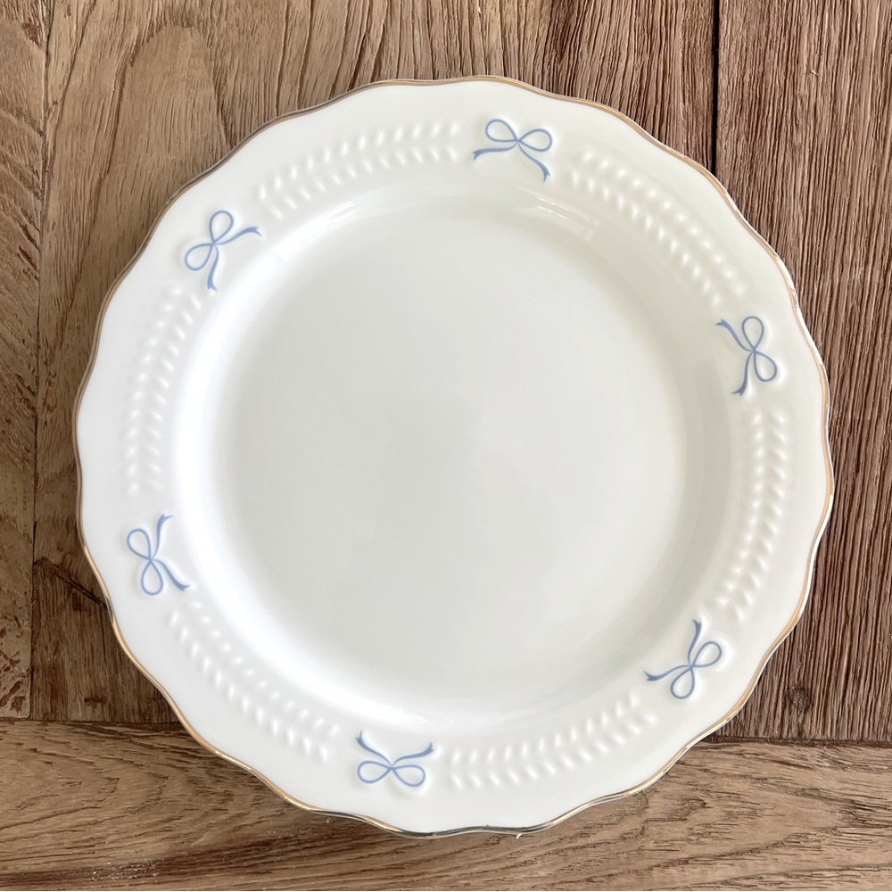White Scalloped Gold Trimmed 8” Blue Bows Dessert Plate(s) Laurel Leaves